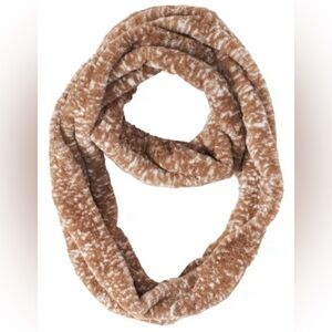 NWOT. Natural Reflections Plush Brown Scarf